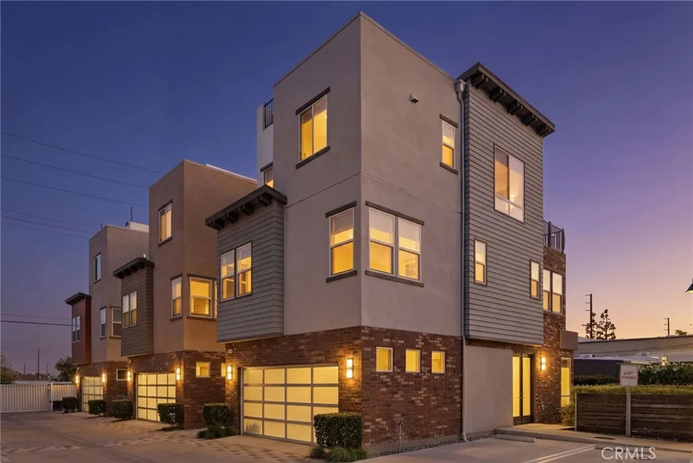 783 Wonder Lane Costa Mesa, CA 92627