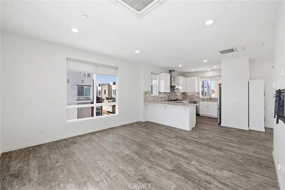 783 Wonder Lane Costa Mesa, CA 92627