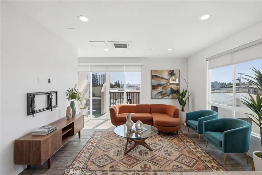 783 Wonder Lane Costa Mesa, CA 92627