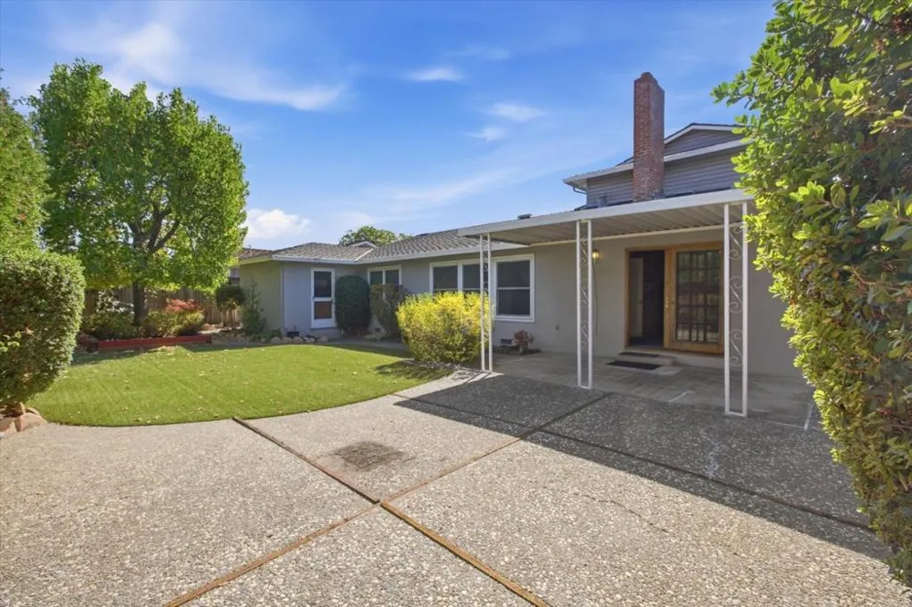 2802 Theresa Lane San Jose, CA 95124