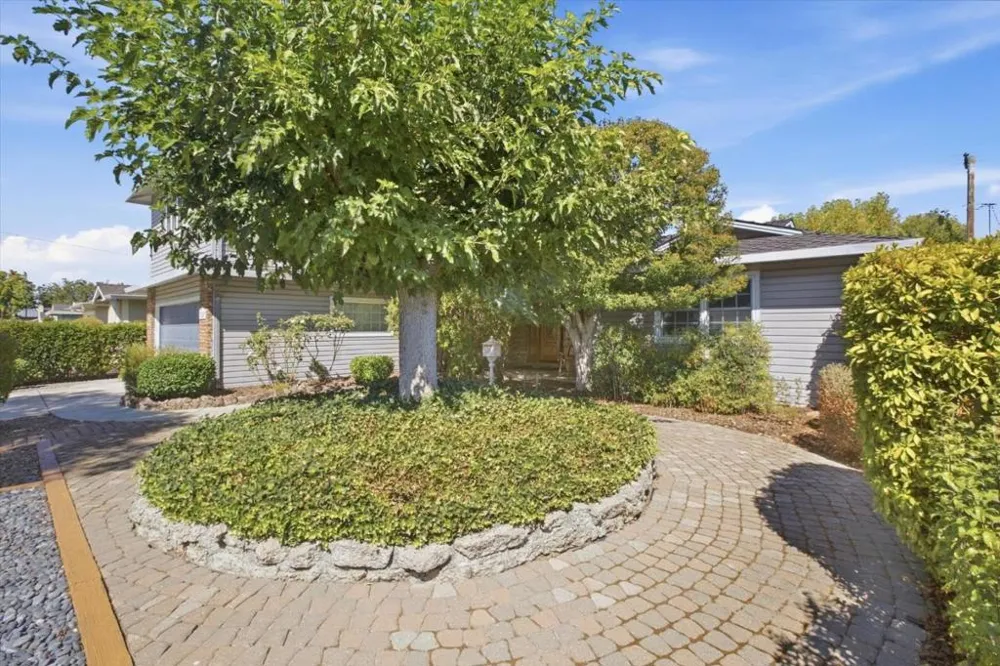 2802 Theresa Lane San Jose, CA 95124