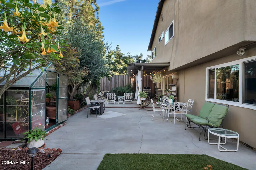 628 Martinique Place Newbury Park, CA 91320