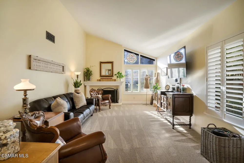 628 Martinique Place Newbury Park, CA 91320