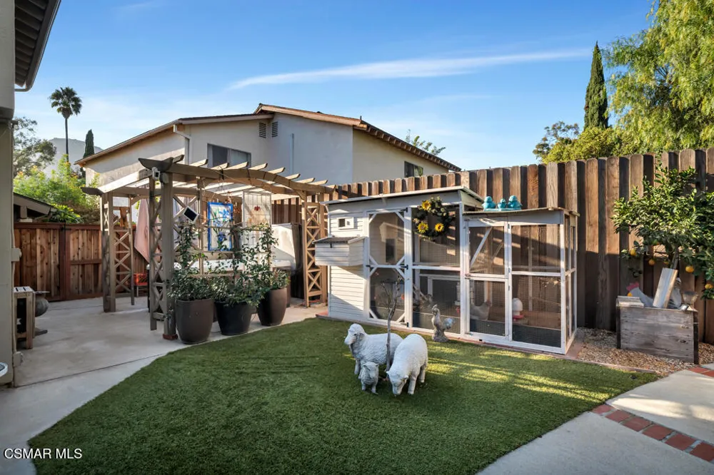 628 Martinique Place Newbury Park, CA 91320