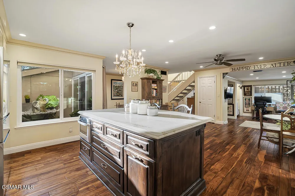 628 Martinique Place Newbury Park, CA 91320