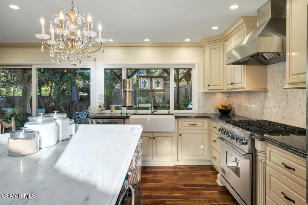 628 Martinique Place Newbury Park, CA 91320