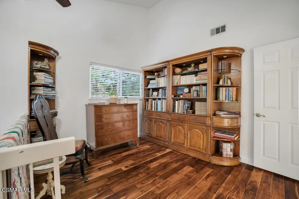 628 Martinique Place Newbury Park, CA 91320