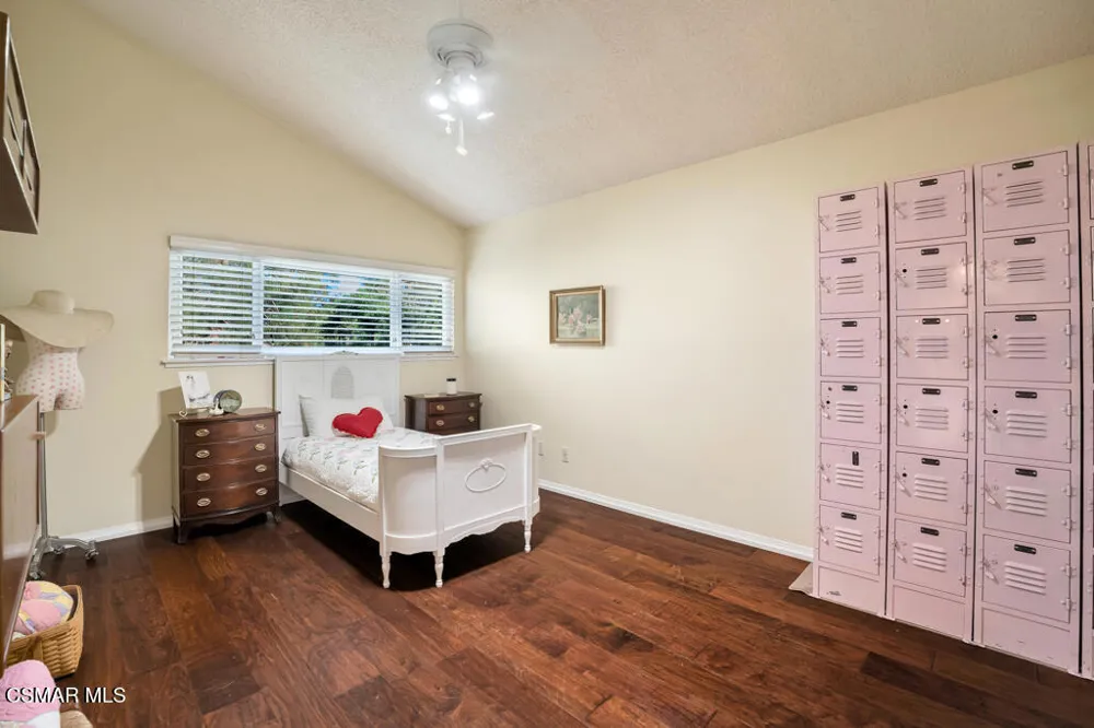 628 Martinique Place Newbury Park, CA 91320
