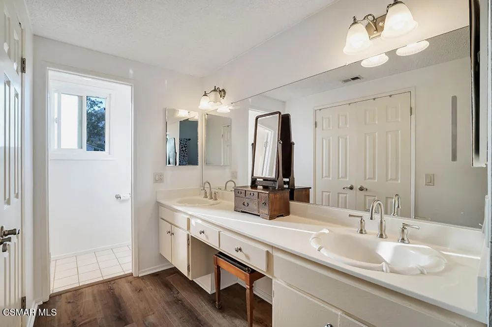 628 Martinique Place Newbury Park, CA 91320