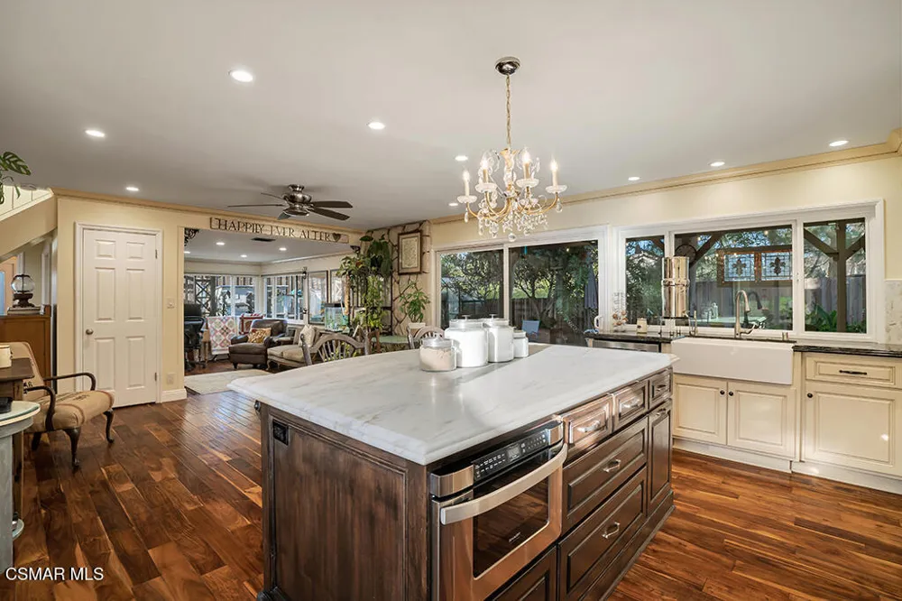 628 Martinique Place Newbury Park, CA 91320
