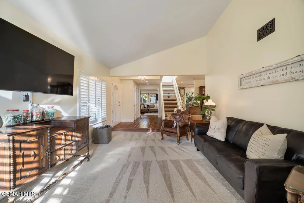 628 Martinique Place Newbury Park, CA 91320