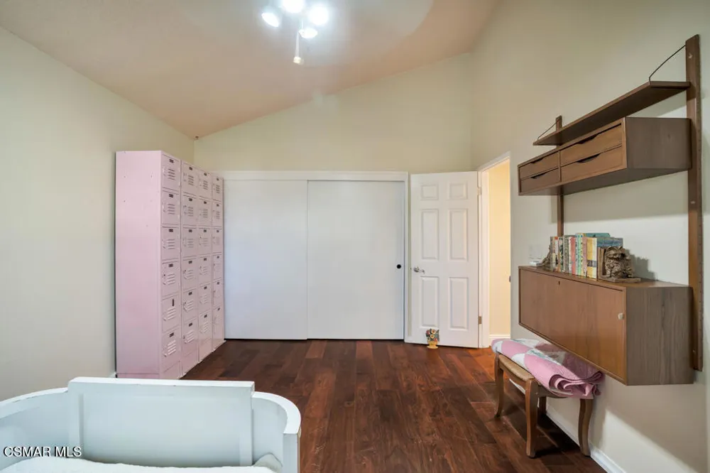 628 Martinique Place Newbury Park, CA 91320