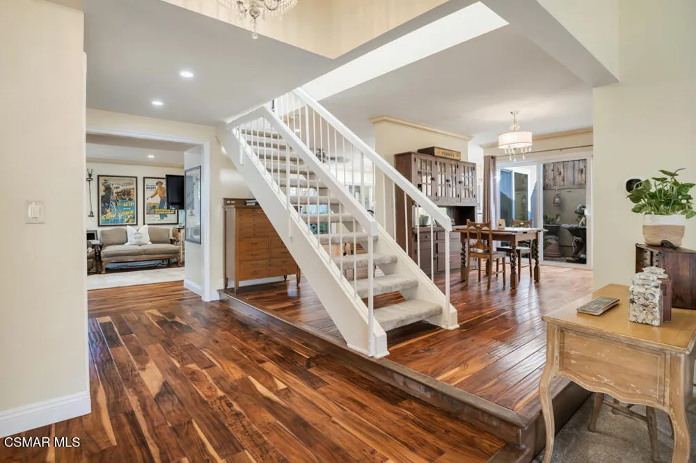 628 Martinique Place Newbury Park, CA 91320