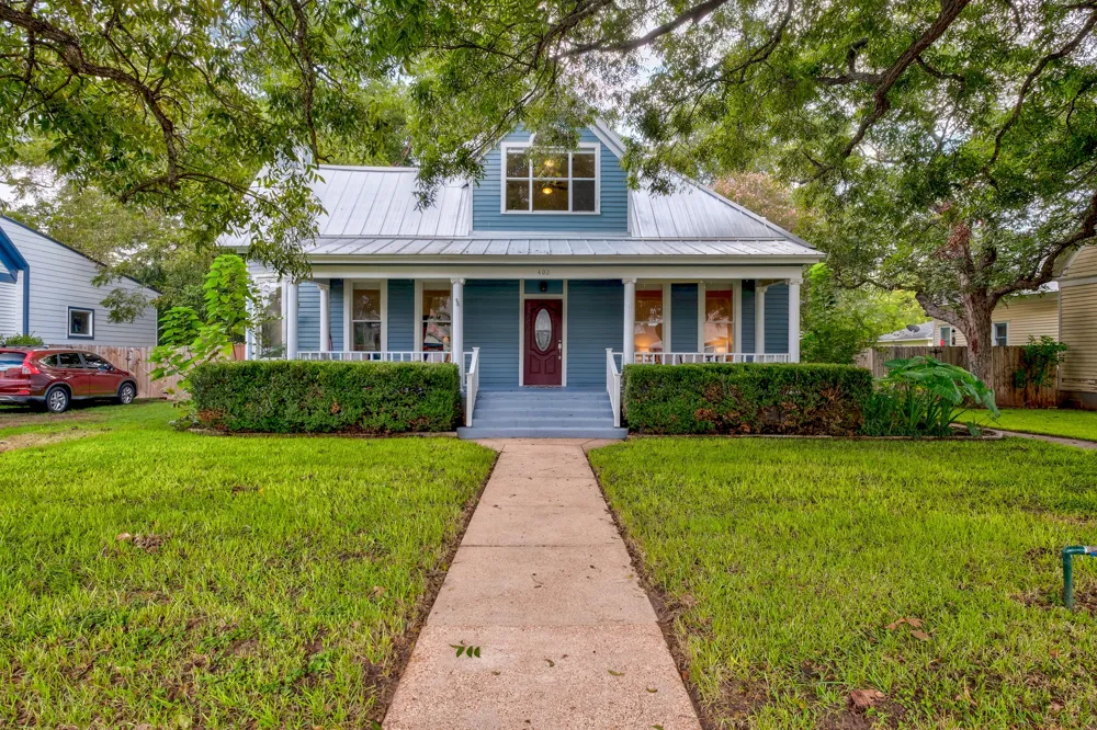 402 Hudgins Street Smithville, TX 78957