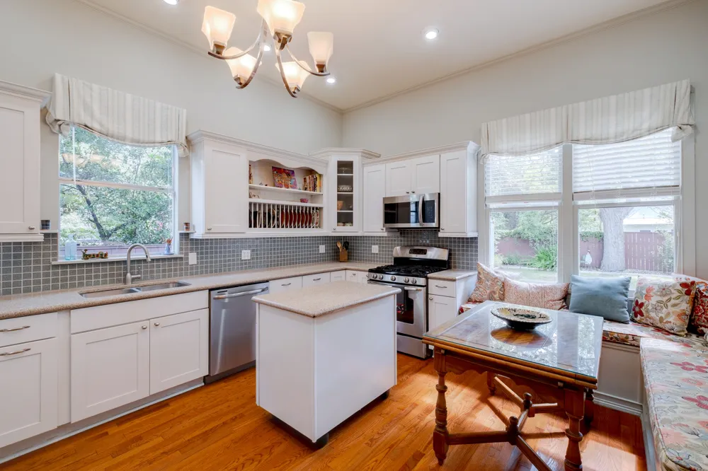 402 Hudgins Street Smithville, TX 78957