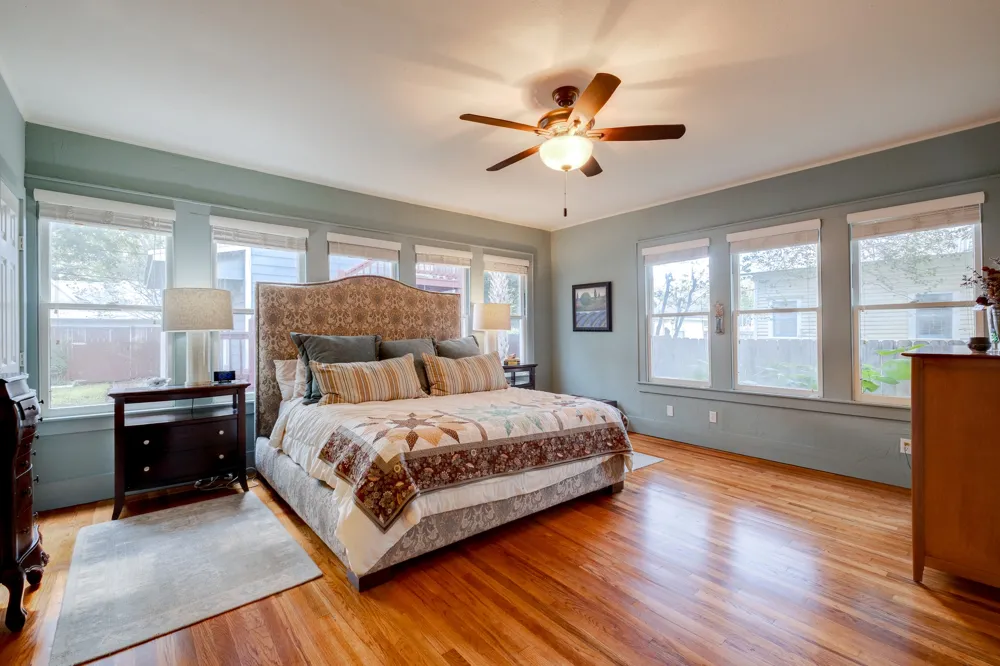 402 Hudgins Street Smithville, TX 78957