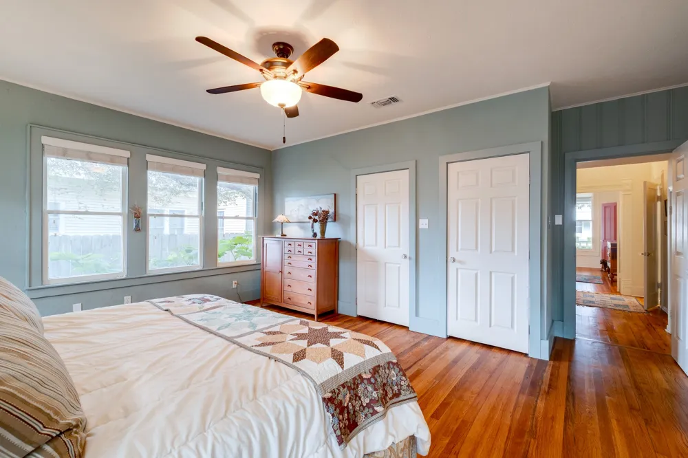402 Hudgins Street Smithville, TX 78957