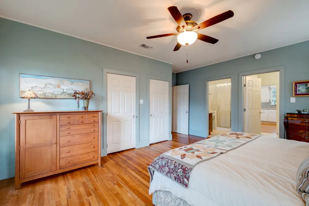 402 Hudgins Street Smithville, TX 78957