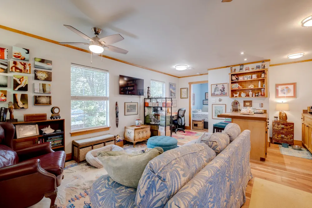 402 Hudgins Street Smithville, TX 78957
