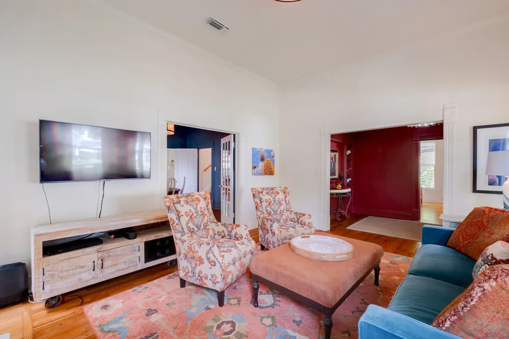 402 Hudgins Street Smithville, TX 78957