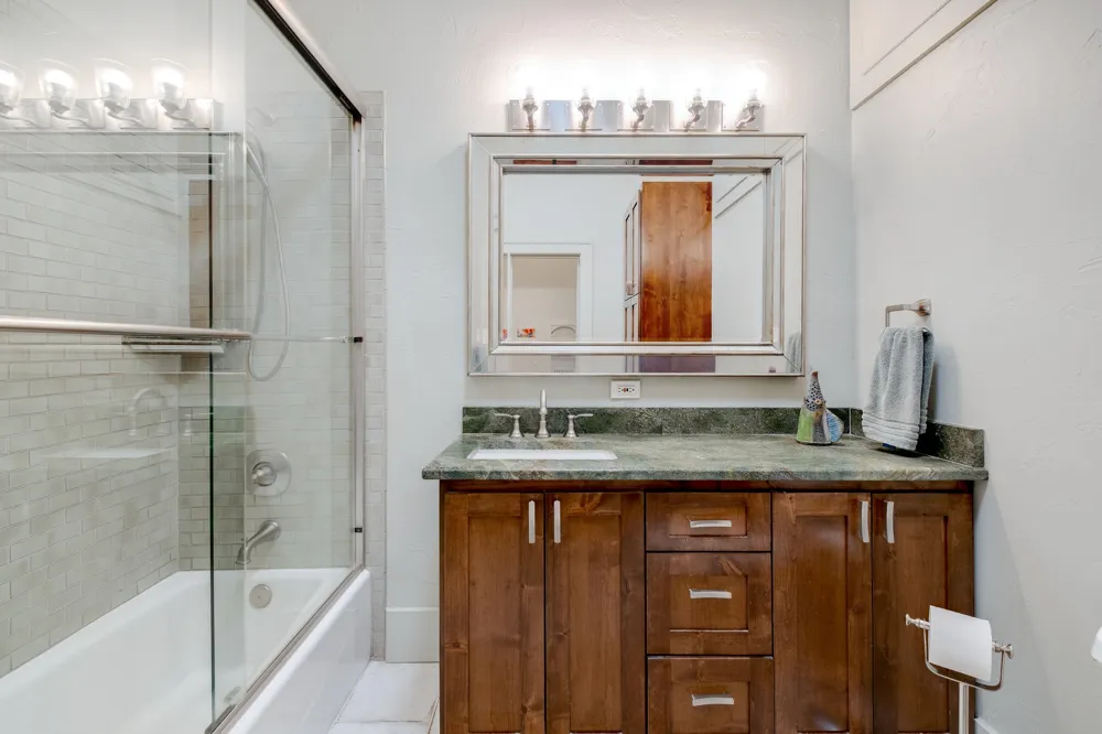 402 Hudgins Street Smithville, TX 78957