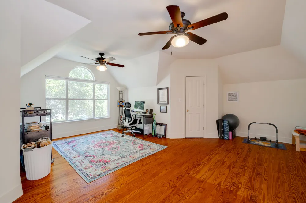 402 Hudgins Street Smithville, TX 78957