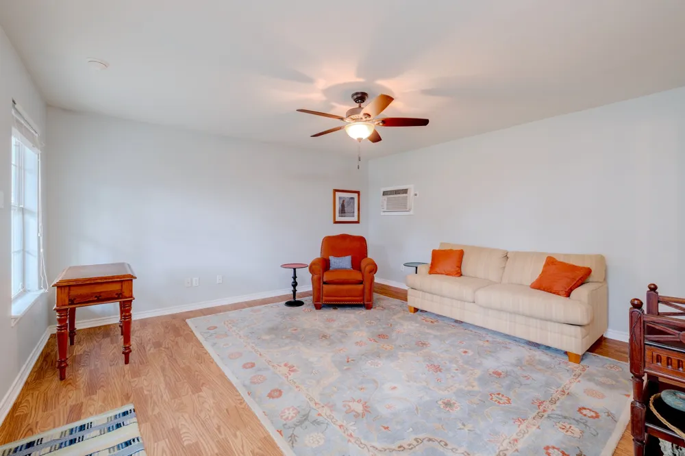 402 Hudgins Street Smithville, TX 78957