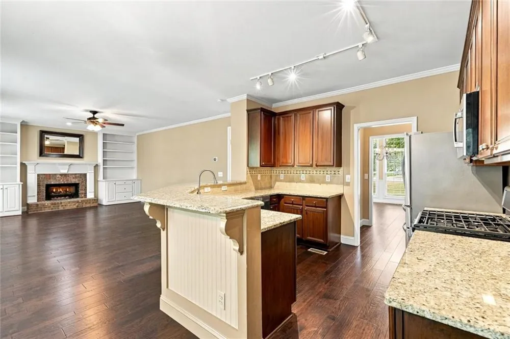 238 Ribbon Leaf View Suwanee, GA 30024