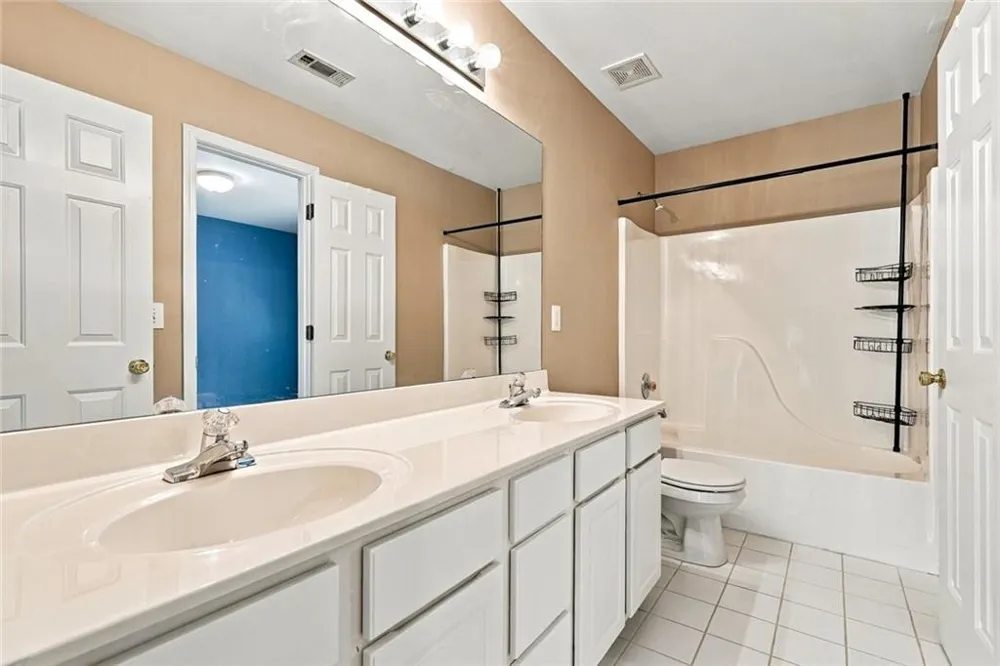 238 Ribbon Leaf View Suwanee, GA 30024