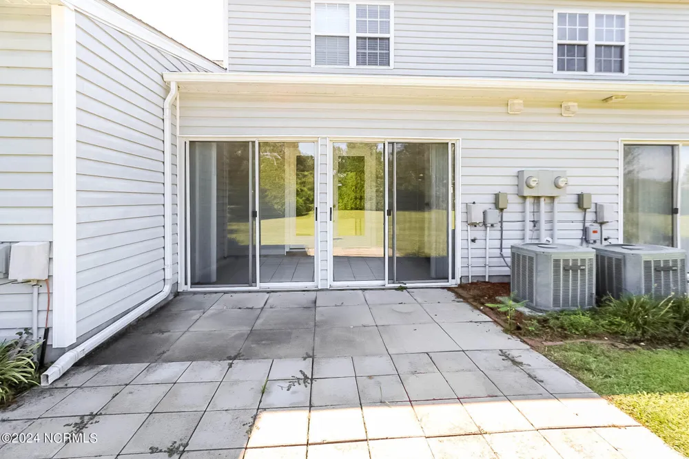 702 Courtyard E Beaufort, NC 28516