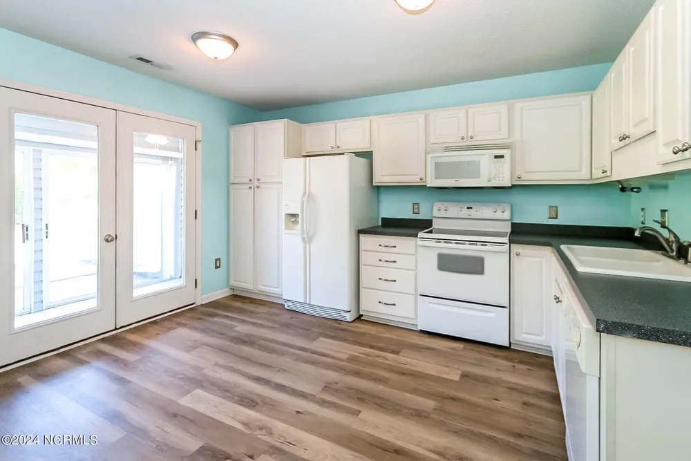 702 Courtyard E Beaufort, NC 28516