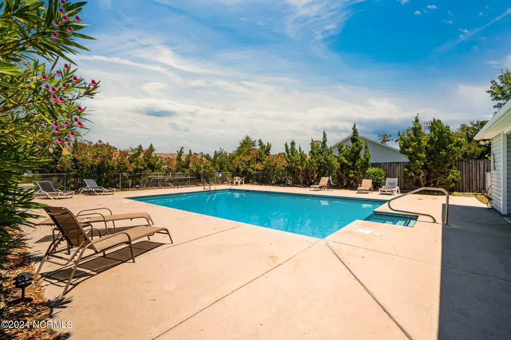 702 Courtyard E Beaufort, NC 28516