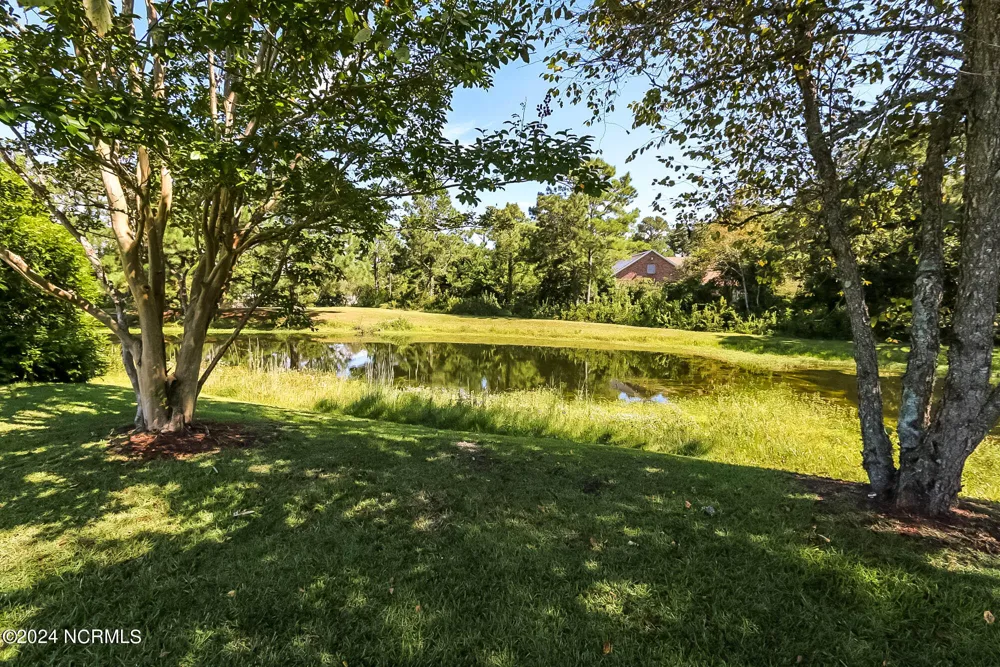 702 Courtyard E Beaufort, NC 28516