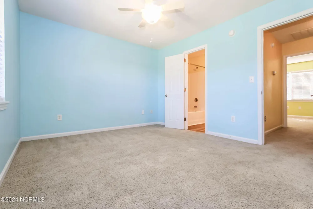 702 Courtyard E Beaufort, NC 28516