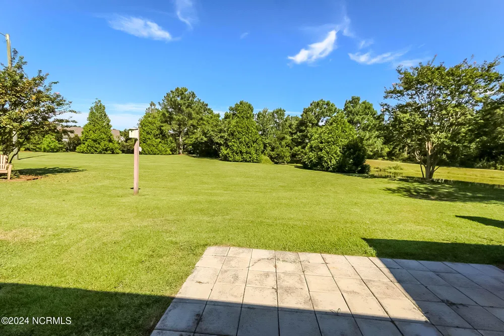 702 Courtyard E Beaufort, NC 28516
