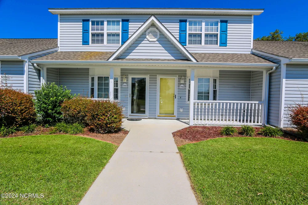 702 Courtyard E Beaufort, NC 28516