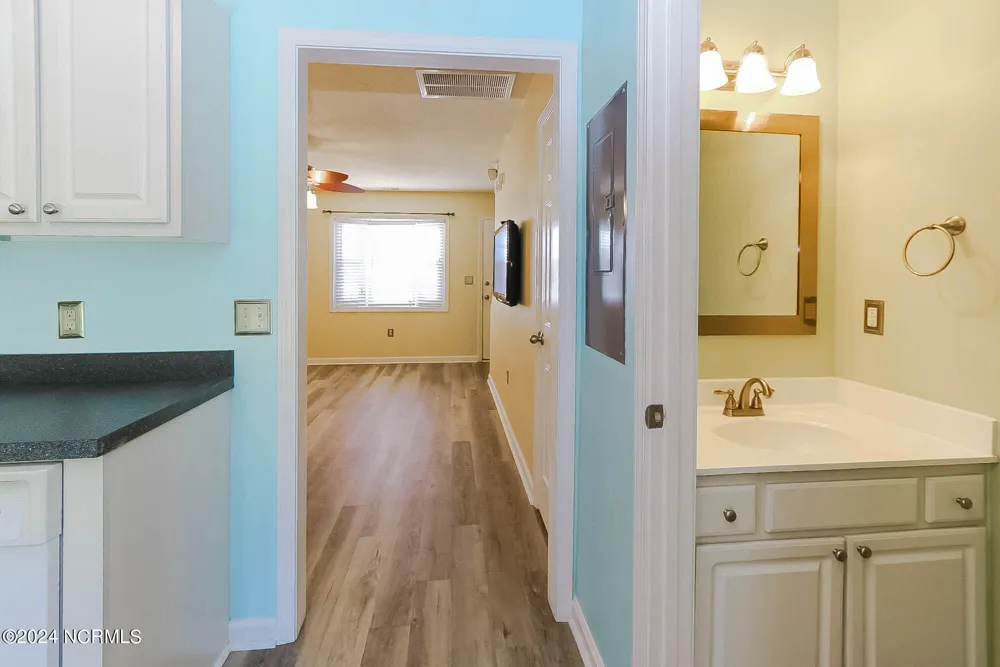 702 Courtyard E Beaufort, NC 28516