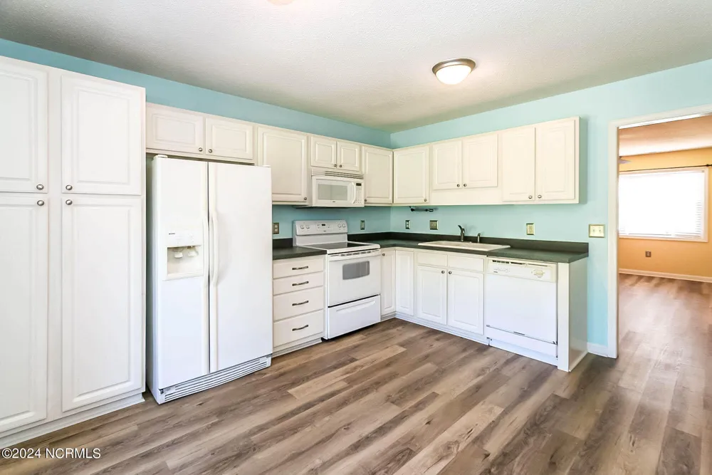 702 Courtyard E Beaufort, NC 28516