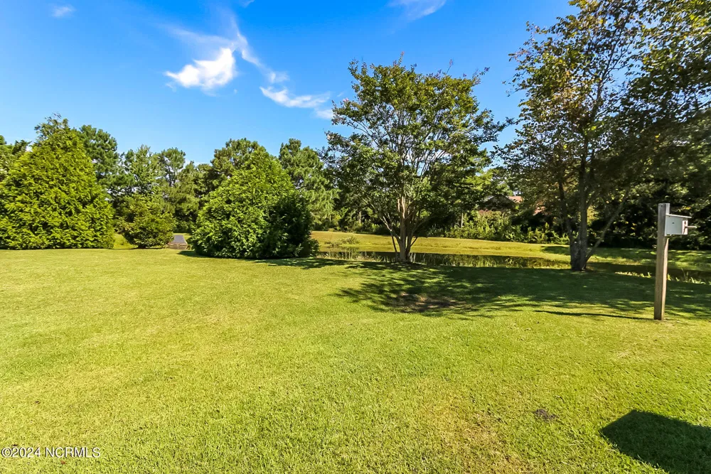 702 Courtyard E Beaufort, NC 28516
