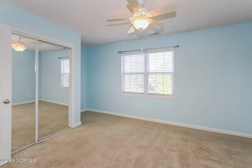 702 Courtyard E Beaufort, NC 28516