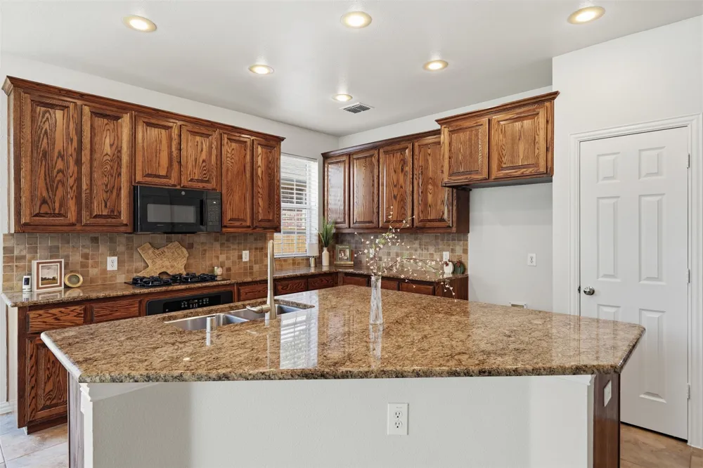 6811 Bendbrook Drive Frisco, TX 75035