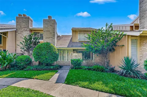 11677 Village Place Drive