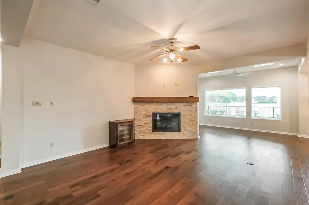 633 Clarenda Falls Drive Sugar Land, TX 77479
