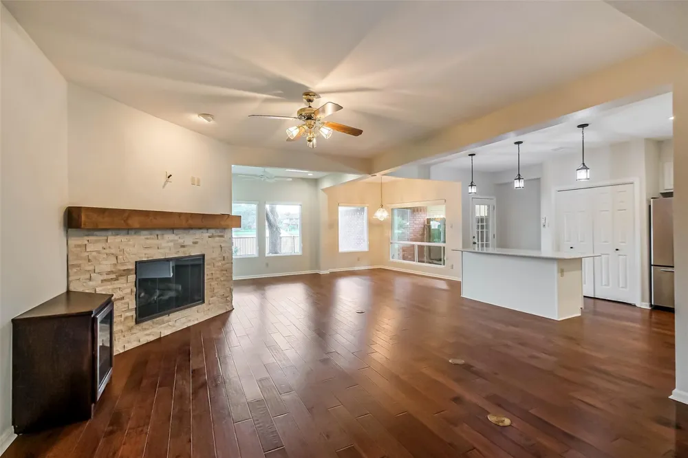 633 Clarenda Falls Drive Sugar Land, TX 77479