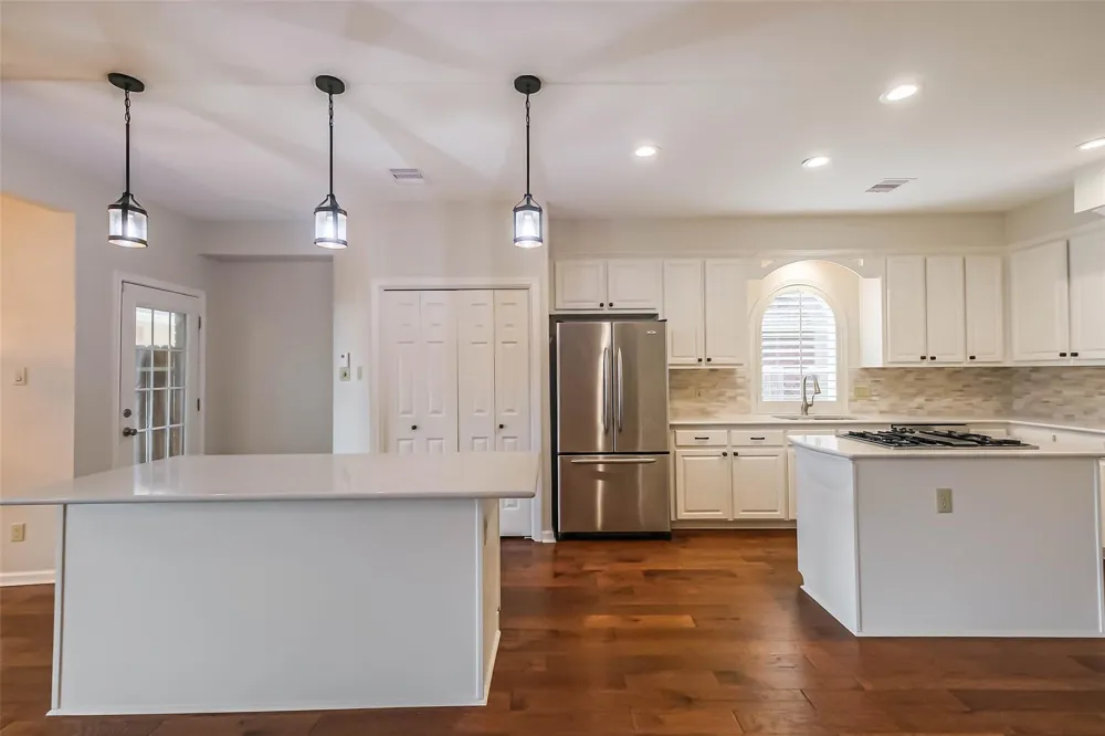 633 Clarenda Falls Drive Sugar Land, TX 77479