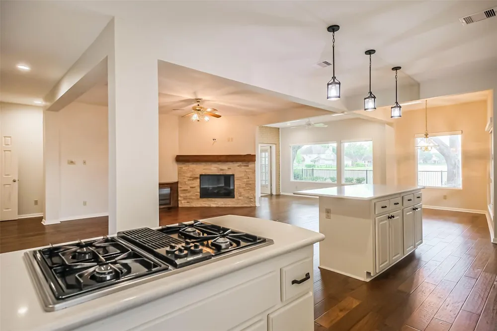 633 Clarenda Falls Drive Sugar Land, TX 77479