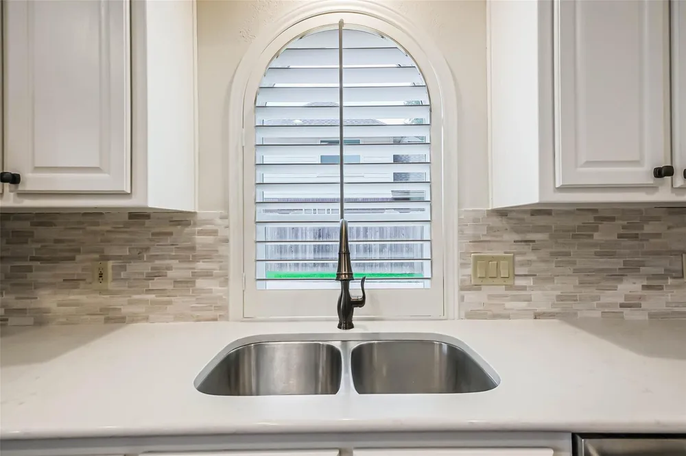 633 Clarenda Falls Drive Sugar Land, TX 77479