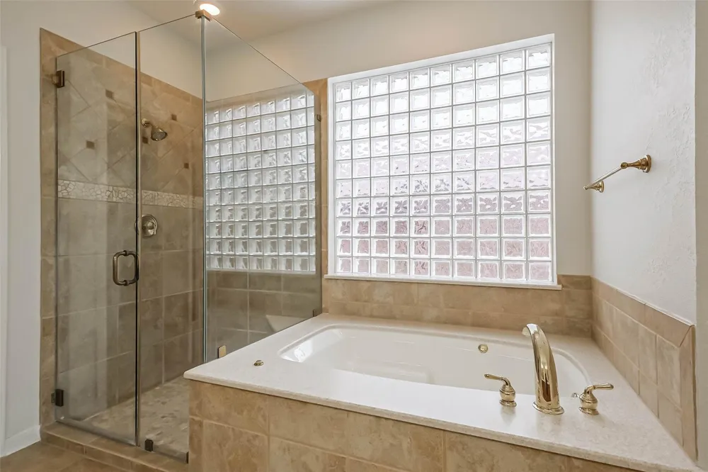 633 Clarenda Falls Drive Sugar Land, TX 77479
