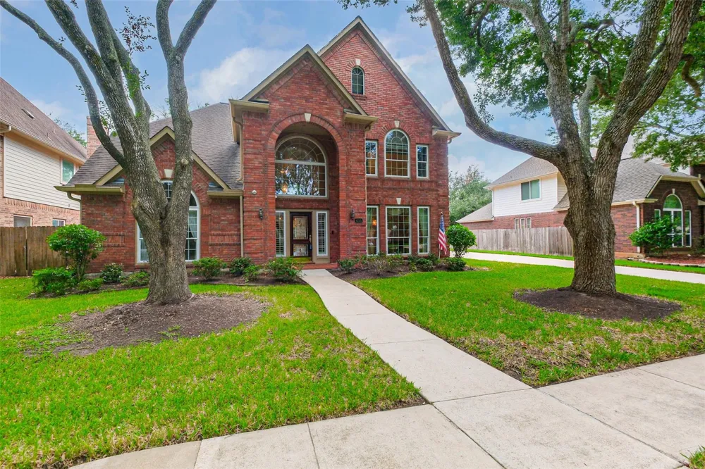 633 Clarenda Falls Drive Sugar Land, TX 77479