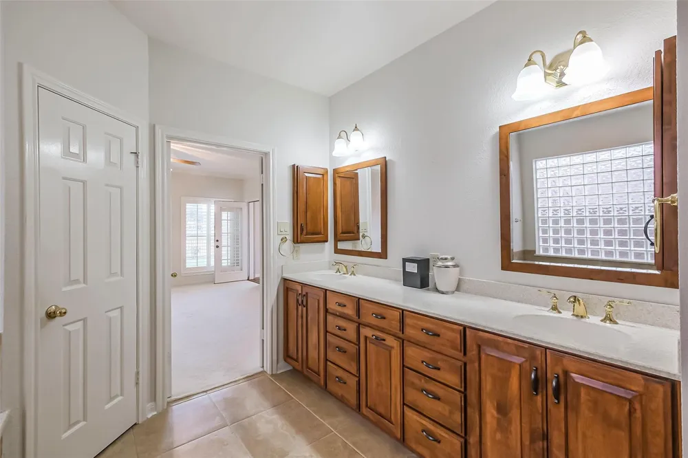633 Clarenda Falls Drive Sugar Land, TX 77479